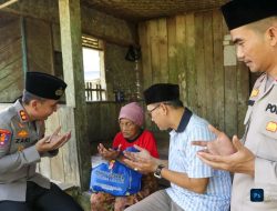 Doa Tulus Lansia untuk Kapolres Lebak di Momen Bakti Sosial Ramadhan