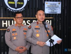 Kapolri Beri Penghormatan Anumerta bagi Tiga Personel Polri yang Gugur di Way Kanan