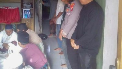 Petugas KPPS di TPS 08 Meninggal Usai Bertugas di PSU, Kapolsek Jawilan Takziah ke Rumah Duka