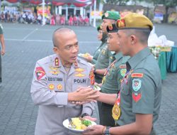 Sinergi TNI-Polri di HUT ke-79 Kodam III/Siliwangi, Kapolda Jabar Serahkan Tumpeng dan Tali Asih