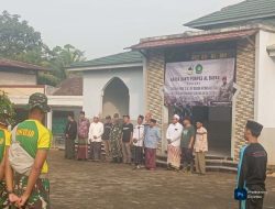 Warga Desa Citeras dan Yonif 318 Lakukan Karya Bakti Bersama di Ponpes Multazam