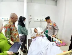 Kapolda Jabar Kunjungi Korban Selamat Longsor Tambang Gunung Kuda di RS Cirebon