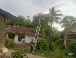 Pemasangan Tiang Internet di Mekarsari Rangkasbitung Diduga Tanpa Izin Resmi