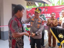 Kado HUT Bhayangkara ke 79, Kapolres Lebak Resmikan Rumah Hasil Bedah
