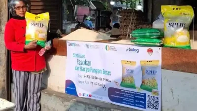 Bulog Jabar Distribusikan Beras SPHP ke Pasar hingga Akhir 2025