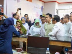 Gubernur Banten Dampingi Wapres Gibran Tinjau Penyaluran BSU di Kota Tangerang