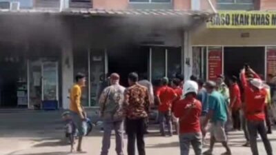 Video Kebakaran Ruko di Citra Maja Viral, Petugas Bergerak Cepat