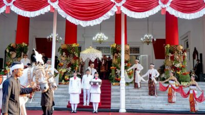 HUT ke-80 RI di Bandung, Duplikat Bendera Pusaka Dibawa dengan Kereta Kencana