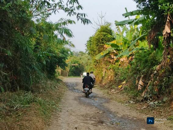 Puluhan Tahun Rusak, Warga Damping Minta Bupati Serang Perbaiki Jalan Poros Penghubung Empat Desa