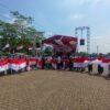Tasyakuran HUT ke 80 RI, Camat Maja Bagikan Bendera Merah Putih