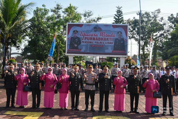 Pengabdian Tak Pernah Purna, Kapolres Lebak Lepas 13 Personel Purnabhakti