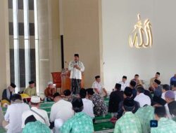 KH Bazary Ajak Umat Meneladani Akhlak Rasulullah dalam Maulid Nabi di Masjid Ar Rahman CMC 2