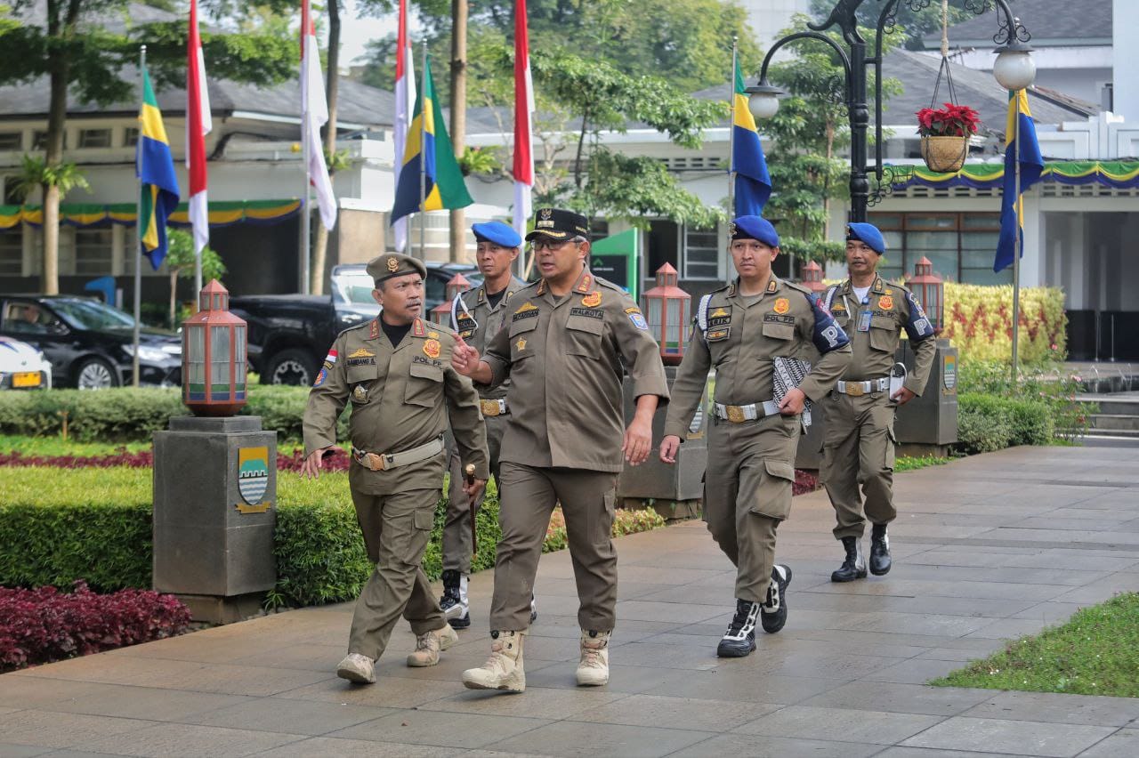 Wali Kota Bandung Instruksikan Satpol PP Tegas dan Humanis